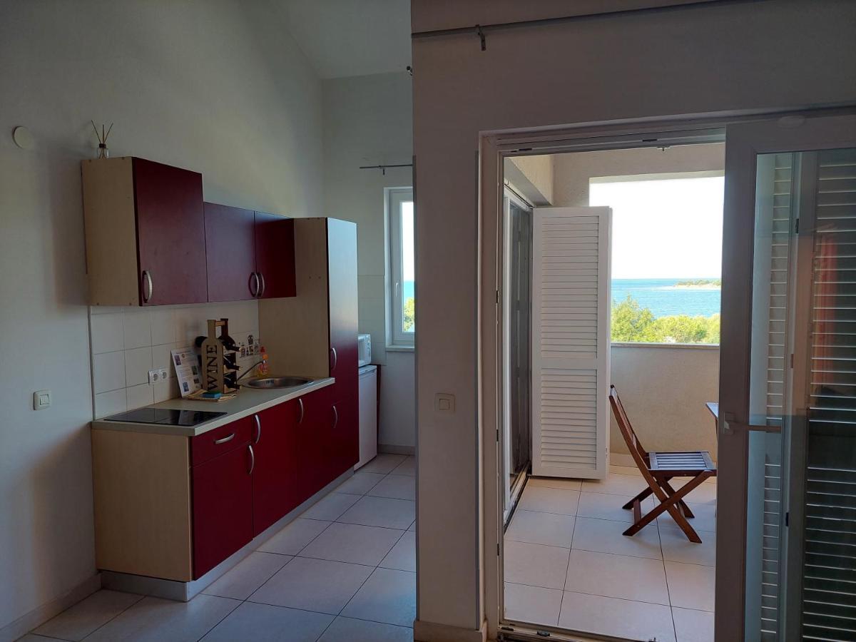 Apartments Henc Novigrad  ภายนอก รูปภาพ