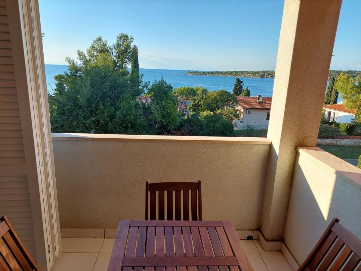Apartments Henc Novigrad  ภายนอก รูปภาพ