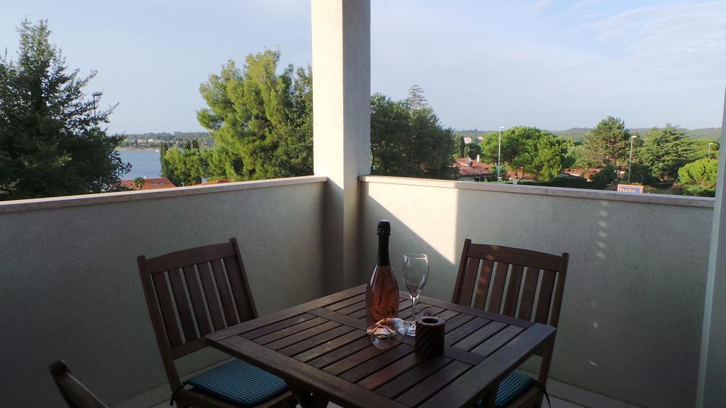 Apartments Henc Novigrad  ภายนอก รูปภาพ