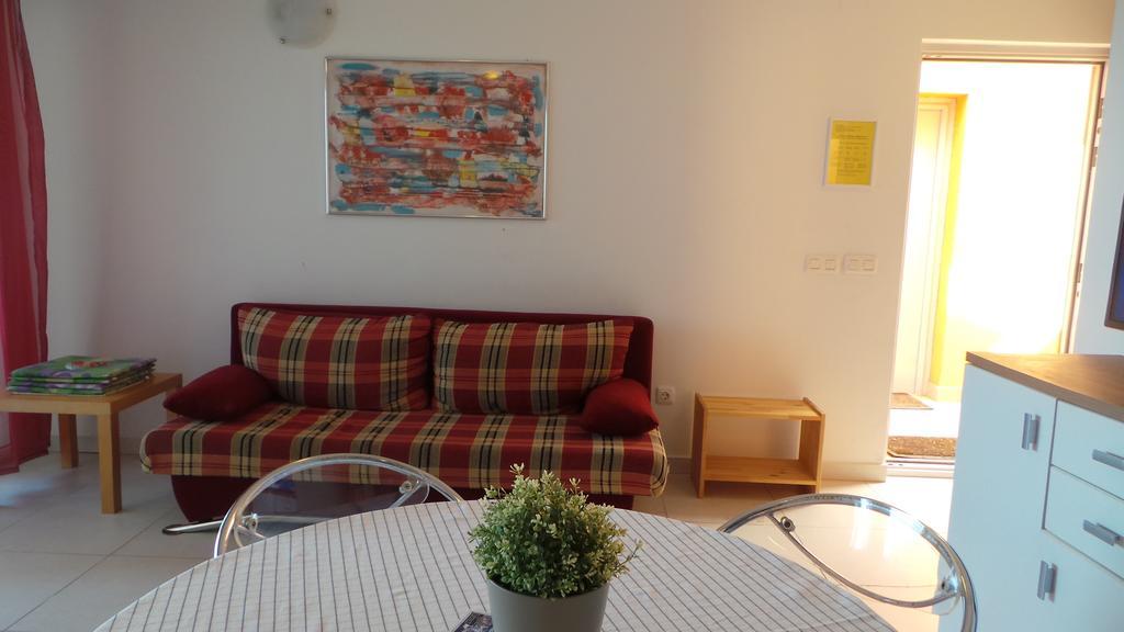 Apartments Henc Novigrad  ภายนอก รูปภาพ